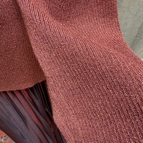 Two-Piece Copper Metallic Knit Set – Skirt + Convertible Sweater – Size XL - Picture 3 of 6